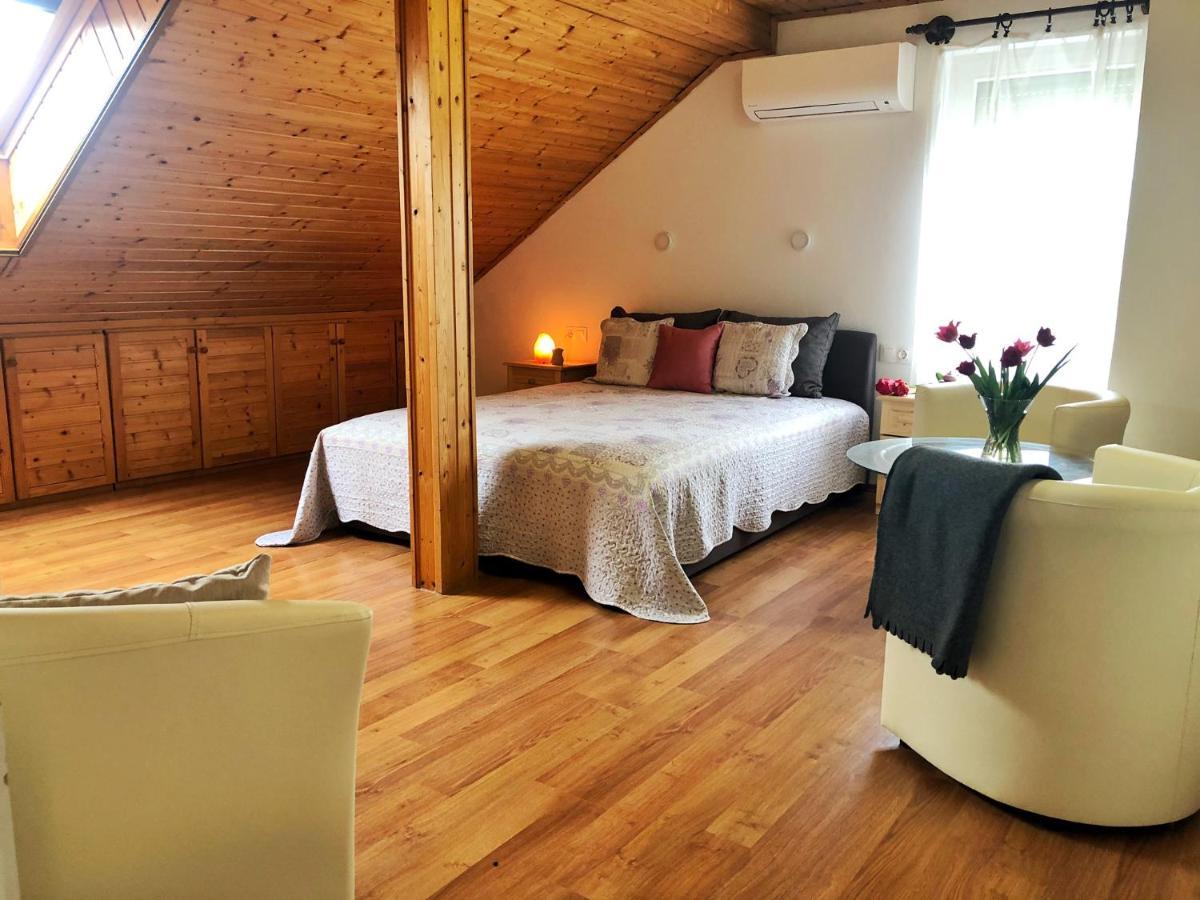 Balaton Apartman 펄로즈너크 외부 사진