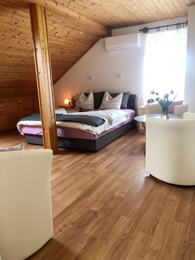 Balaton Apartman 펄로즈너크 외부 사진