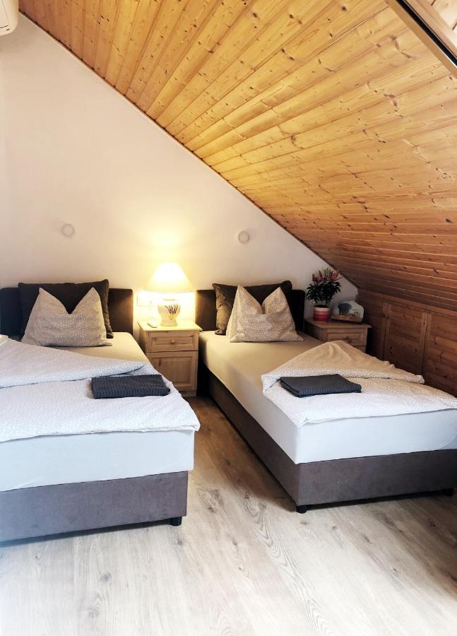 Balaton Apartman 펄로즈너크 외부 사진