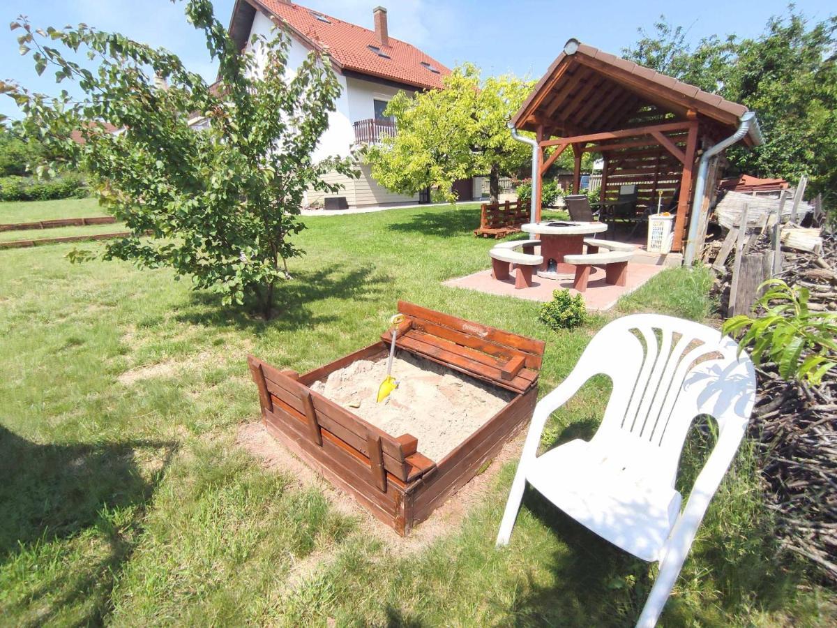 Balaton Apartman 펄로즈너크 외부 사진