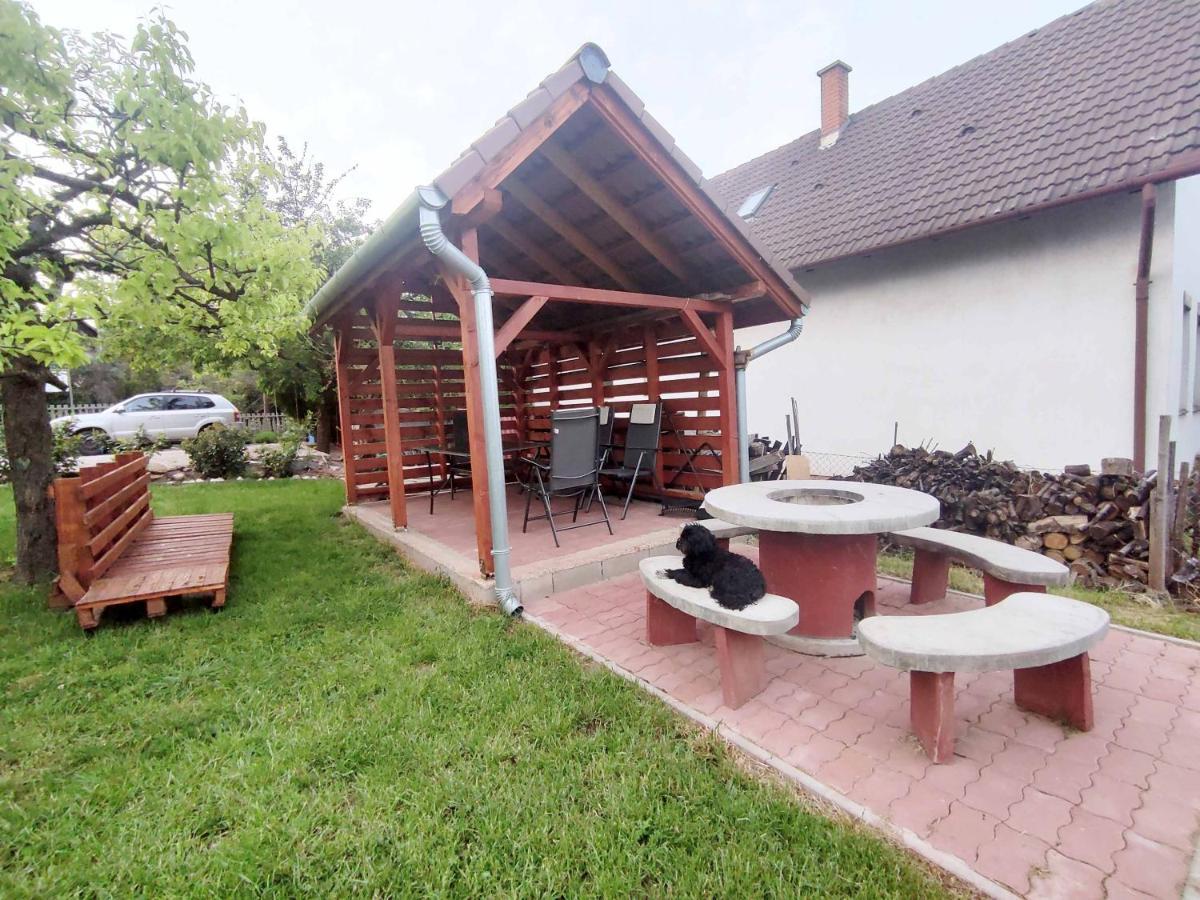Balaton Apartman 펄로즈너크 외부 사진